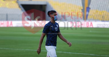 شاهد كيف مارس فرجانى ساسى طقوسه الكروية قبل لقاء الزمالك والمصرى