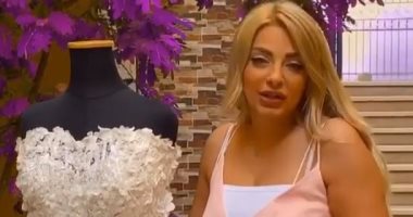 إهداء فستان فرح مى حلمى.. حيلة جديدة لزيادة الفولورز وجمع اللايكات
