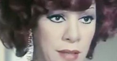 ذكرى نبيلة السيد.. صورة نادرة مع نجيب الريحانى فى فيلم غزل البنات