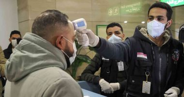 صحيفة إماراتية تبرز حظر مصر دخول القادمين من الخارج بدون تحليل كورونا 
