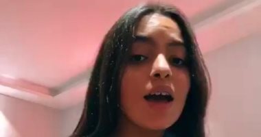 فيديو..ليليا أحمد طاهر تظهر موهبتها فى غناء "تحيا مصر" بلغة الإشارة