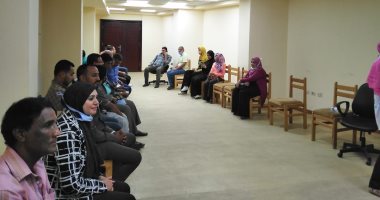 قصر ثقافة قنا ينظم ورشة عمل عن المشاركة للشباب فى الانتخابات.. صور