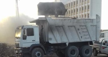 رفع القمامة من شارع المطحن ومحيط المقرات الانتخابية بكوم أمبو