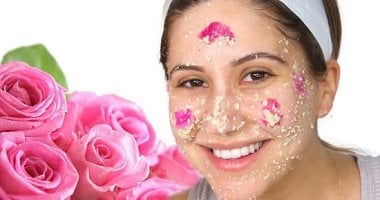 5 وصفات طبيعية بماء الورد لعلاج حب الشباب وزيادة نعومة ونضارة البشرة