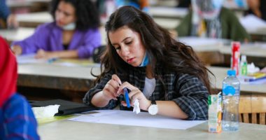 كيف تساعد ابنك فى التغلب على ضغوط الامتحانات؟.. استشارى يوضح