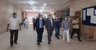 نائب رئيس جامعة الإسكندرية يتفقد امتحانات كلية التربية