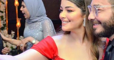 أحمد زاهر فى أحدث ظهور له مع زوجته وبناته: "كل ما أملك بحبكو"