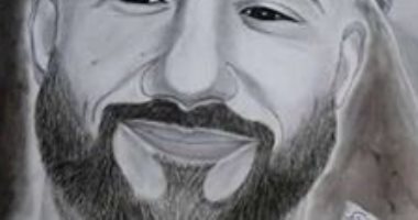 "محمد" يشارك برسومات فنية وبورتريهات بالقلم الرصاص