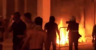 حزب الله يضغط لعدم استقالة حكومة حسان دياب