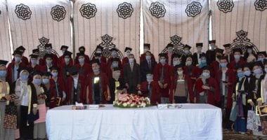 محافظ الغربية لأوائل الثانوية العامة: رفعتم رأسنا وشرفتم أولياء أموركم.. صور