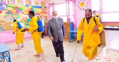 محافظ أسيوط يترأس حملة مكبرة لتطهير وتعقيم لجان انتخابات الشيوخ.. صور