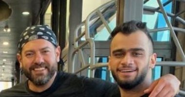 عمرو يوسف يطالب جهوره بالدعاء للبلوجر الشهير: "مصطفى حفناوى محتاج دعواتكم"