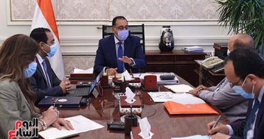 صور.. رئيس الوزراء يتابع خطوات إعادة هيكلة الوزارات والجهات التابعة 