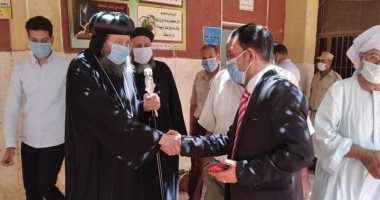 الأنبا لوكاس أسقف أبنوب والفتح يدلى بصوته فى انتخابات الشيوخ بأسيوط (صور)