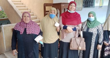صور.. كبار السن يصرون على التصويت بانتخابات الشيوخ بالدقهلية