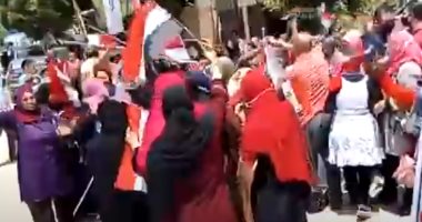 لجان مدرسة جيل 2000 بأكتوبر تستقبل الناخبين ثانى أيام التصويت بالشيوخ