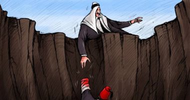 كاريكاتير إماراتى: العرب يمدون يد العون للشعب اللبنانى