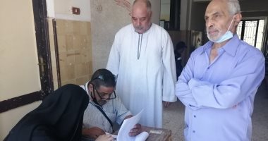 صور.. ممرضات وزائرات صحيات بلجان انتخابات بنى سويف تحسبا للطوارئ