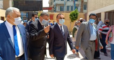 محافظ الإسكندرية يتفقد اللجان الانتخابية بالجمرك (صور)