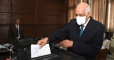 رئيس مجلس النواب عقب إدلائه بصوته: مجلس الشيوخ سيكون له دور كبير فى الحياة السياسية
