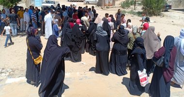سيدات "الشيخ زويد" و"رفح" يتقدمن الناخبين للمشاركة بانتخابات الشيوخ.. صور