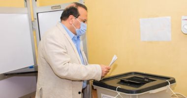 رئيس جامعة طنطا يدلى بصوته فى انتخابات مجلس الشيوخ
