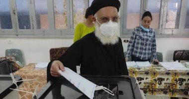 وكيل البطريركية بالإسكندرية يدلى بصوته فى انتخابات الشيوخ