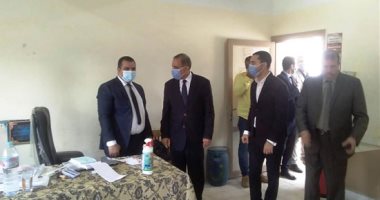 صور.. نائب محافظ كفر الشيخ يدلى بصوته فى انتخابات الشيوخ