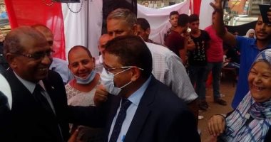 مدير إدارة السيدة زينب يدعو العاملين للمشاركة فى انتخابات الشيوخ ويتفقد اللجان