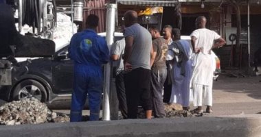 صور.. فرق الصيانة تنجح فى التصدى لطفح صرف صحى بلجنة انتخابات بأسوان
