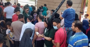 صور..طوابير الناخبين لعدة أمتار خارج اللجان فى بدر بالقاهرة