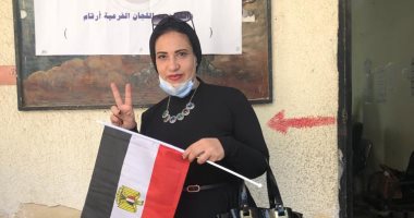  زوجة أول شهيد فى أحداث فض رابعة تدلى بصوتها فى الانتخابات
