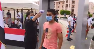 صور.. بوابات تعقيم وقياس الحرارة للمواطنين بلجان الرحاب قبل الإدلاء بأصواتهم