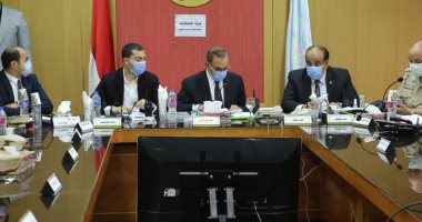 محافظ كفر الشيخ يتابع فتح اللجان وبدء انتخابات الشيوخ من غرفة العمليات