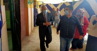 رئيس شركة مياه ونقيب المهندسين بالقليوبية يدلى بصوته فى انتخابات الشيوخ