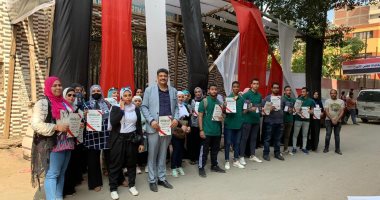 صور..الشباب يتصدر المشهد فى الساعات الأولى من انتخابات الشيوخ بعين شمس