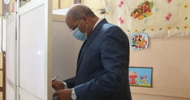 رئيس جامعة الأزهر يدلى بصوته فى انتخابات مجلس الشيوخ بقصر الدوبارة.. صور 
