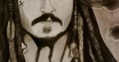 قارئ يشارك برسومات فنية للمشاهير.. بالفحم والرصاص