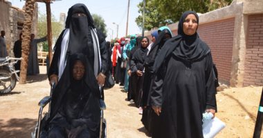 طوابير للنساء أمام لجان مجلس الشيوخ فى ثانى أيام التصويت بالأقصر