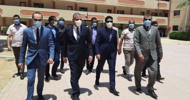 محافظ سوهاج يتفقد لجان انتخابات الشيوخ بمدينتى سوهاج وأخميم.. صور
