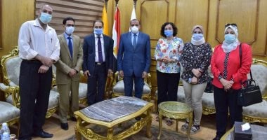 رئيس جامعة بنى سويف يستقبل رئيس لجنة قطاع الدراسات الإعلامية بالأعلى للجامعات