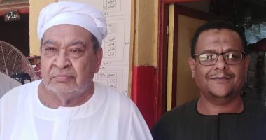 شقيق شيخ الأزهر وأبناء عائلة الطيب يدلون بأصواتهم فى لجان مدينة القرنة