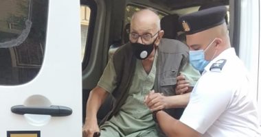الشرطة فى خدمة كبار السن والمرضى وأصحاب الهمم فى انتخابات مجلس الشيوخ.. صور