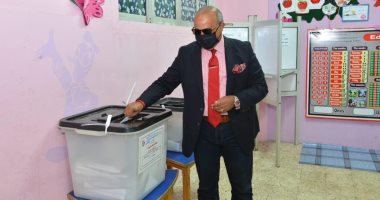 مساعد وزير التموين يدلى بصوته فى انتخابات الشيوخ.. ويؤكد: المشاركة واجب وطنى
