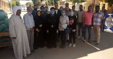 صور.. تزايد الإقبال على لجان أرمنت ووكيل المطرانية يشارك بعد انكسار الطقس الحار