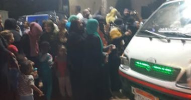 صور.. تنسيقية شباب الأحزاب ترصد إقبال السيدات للتصويت بانتخابات الشيوخ فى أسيوط