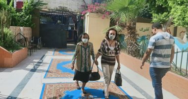 مسنة 80 عاما تدلى بصوتها فى انتخابات الشيوخ بالدقى: عايزين كلنا نقف جنب مصر