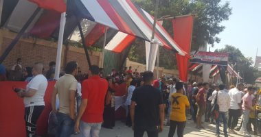 طوابير الناخبين أمام لجان دار السلام باليوم الثانى لانتخابات الشيوخ.. صور 