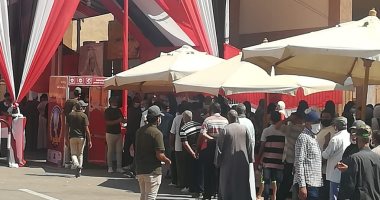 صور.. تزايد أعداد الناخبين أمام لجان الأسمرات ثان أيام التصويت بالشيوخ
