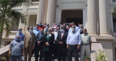 أمين عام جامعة بنها: منح العاملين اجازة نصف يوم للمشاركة فى انتخابات الشيوخ